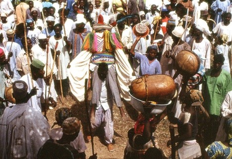 Rites mortuaires à Rumsiki (Cameroun)